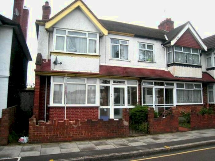 3 Bedroom Terraced House To Rent In Eastfields Road, Mitcham, CR4