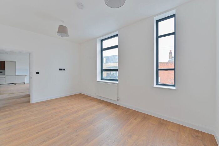 1 Bedroom Flat To Rent In Upper Tooting Road, London, SW17