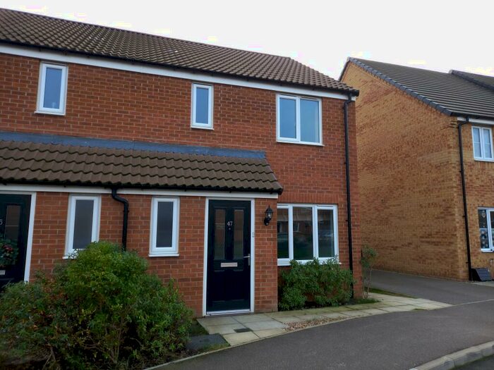 3 Bedroom Semi-Detached House To Rent In Snow Close, Holdingham, Sleaford, NG34