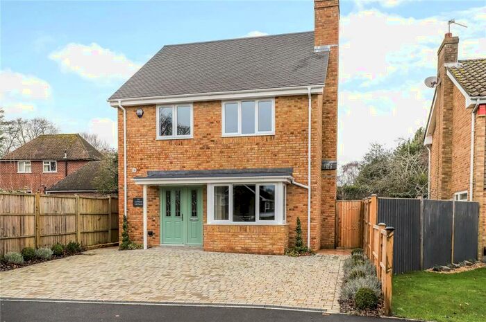 4 Bedroom Detached House To Rent In Ruffield Close, Winchester, SO22