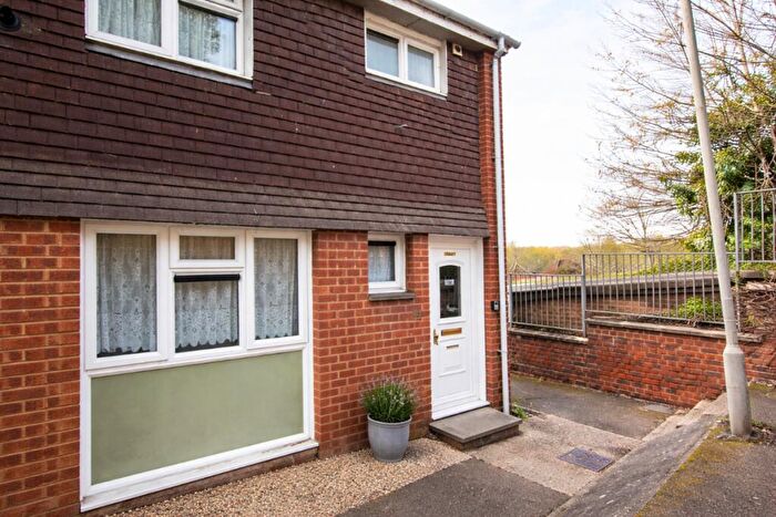 3 Bedroom Terraced House To Rent In Clover Road, Guildford, GU2