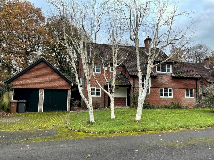 4 Bedroom Detached House To Rent In The Beeches, West Wellow, Romsey, Hampshire, SO51