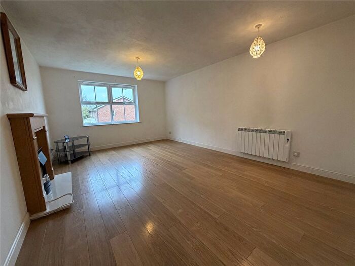 2 Bedroom Flat For Sale In Aisher Way, Riverhead, Sevenoaks, TN13
