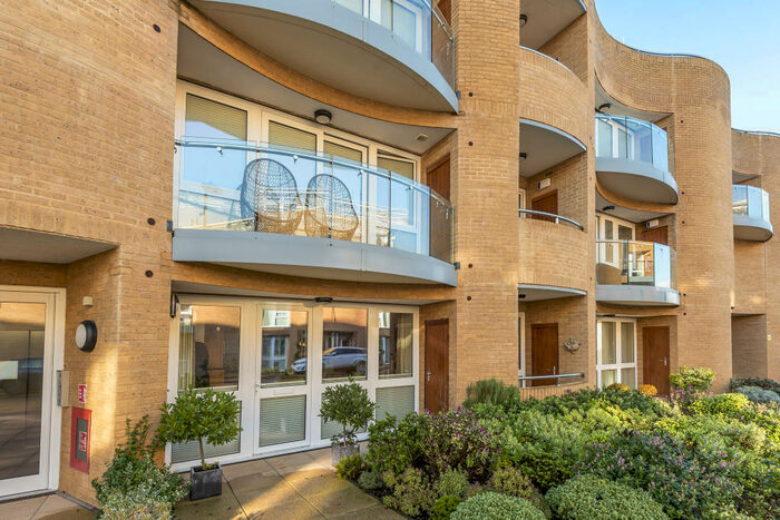 2 Bedroom Apartment To Rent In Almansa Way, Lymington, SO41