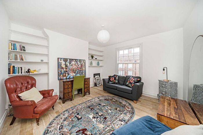 3 Bedroom Flat To Rent In Pritchards Road, London, E2