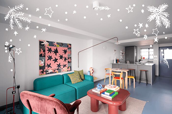 2 Bedroom Flat To Rent In Balfron Tower, St Leonards Road, London, E14