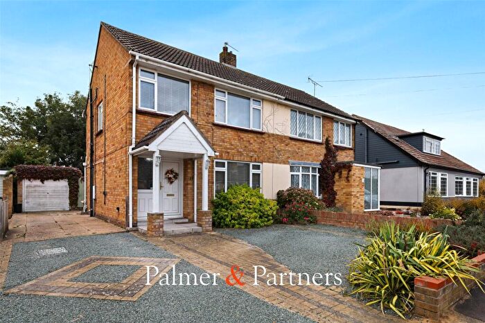 3 Bedroom Semi-Detached House For Sale In Clapgate Drive, Little Clacton, Clacton-on-Sea, Essex, CO16