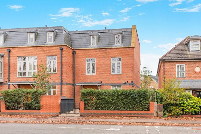 4 Bedroom End Terrace House For Sale In Thames Street, Weybridge, KT13
