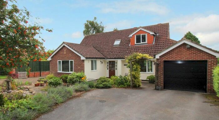 5 Bedroom Detached House For Sale In Barrowgates, Roecliffe, York, YO51