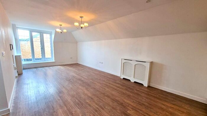 2 Bedroom Flat For Sale In Wells View Drive, Bromley, London, BR2