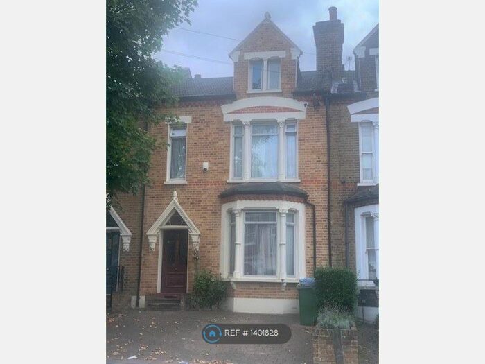 5 Bedroom Terraced House To Rent In Victoria Way, London, SE7