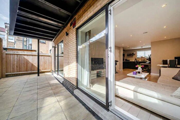 1 Bedroom Flat To Rent In Thurlow Park Road, London, SE21