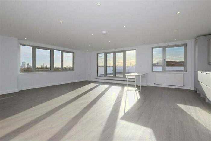 3 Bedroom Apartment To Rent In Vizi, - Energy Rating B, N7