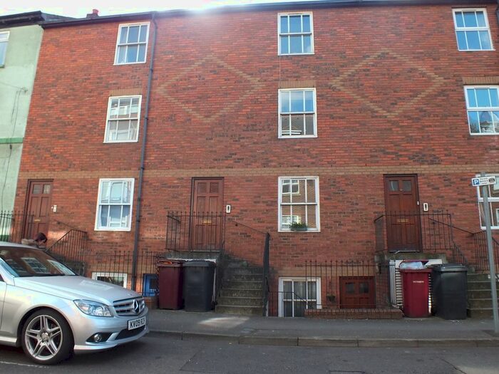 2 Bedroom Flat For Sale In Vachel Road, Reading, RG1