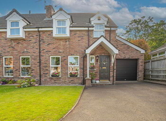 3 Bedroom House For Sale In Glenbrae, Lisburn, BT28