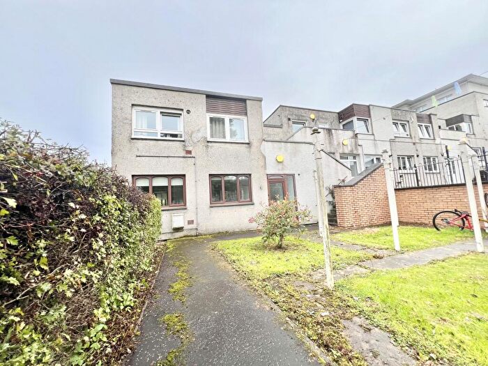 3 Bedroom Flat To Rent In Innes Court, Airdrie, ML6