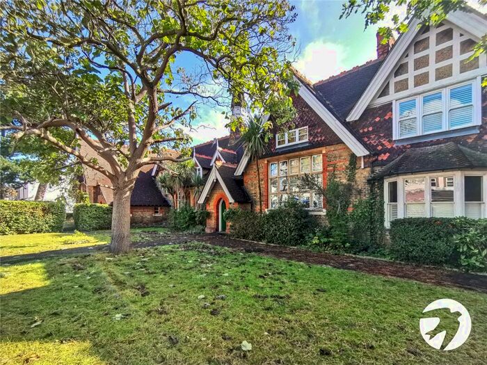 2 Bedroom Property To Rent In Upper Wickham Lane, Welling, DA16