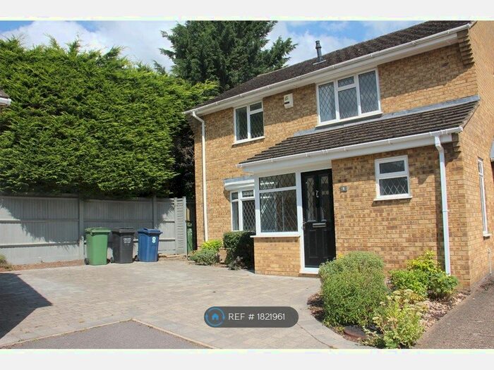 4 Bedroom Detached House To Rent In Pear Tree Close, Seer Green, Beaconsfield, HP9