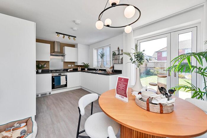 3 Bedroom End Of Terrace House For Sale In Royal Gardens, Wixams, MK45