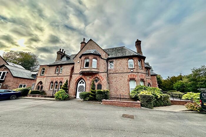 2 Bedroom Flat To Rent In Highgate Road, Altrincham, WA14