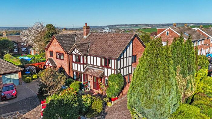 4 Bedroom Detached House For Sale In Bell Crescent, Burham, ME1