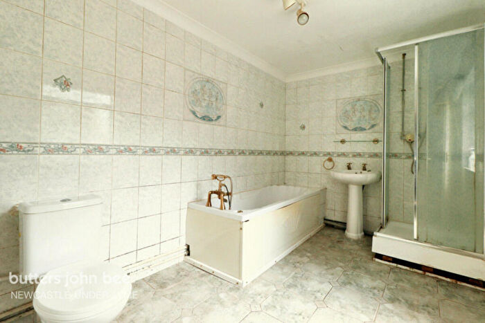 3 Bedroom End Of Terrace House For Sale In Oxford Road, Newcastle, ST5