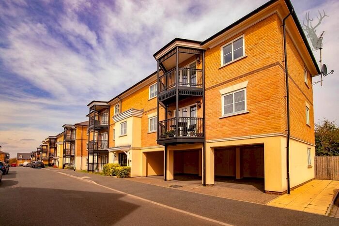 2 Bedroom Flat To Rent In Buckingham Road, Epping, CM16