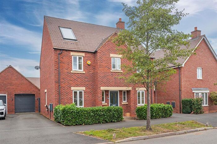 4 Bedroom Detached House For Sale In Cannock Crescent, Desborough, Kettering, NN14