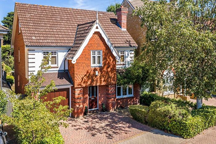 5 Bedroom Detached House For Sale In Savile Close, Thames Ditton, KT7