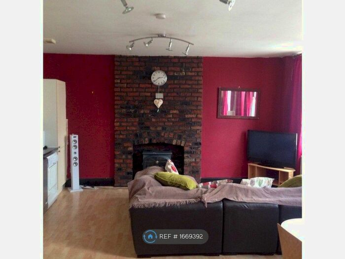 2 Bedroom Flat To Rent In Oldham Street, Manchester, M1
