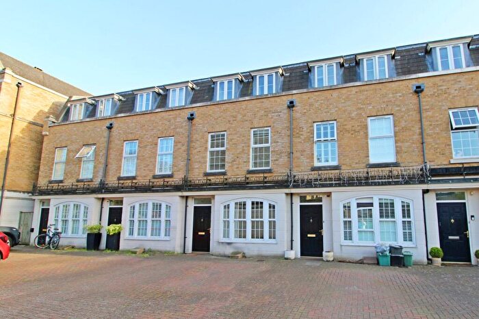 3 Bedroom Town House For Sale In St Martins Lane, Langley Park, Beckenham, BR3