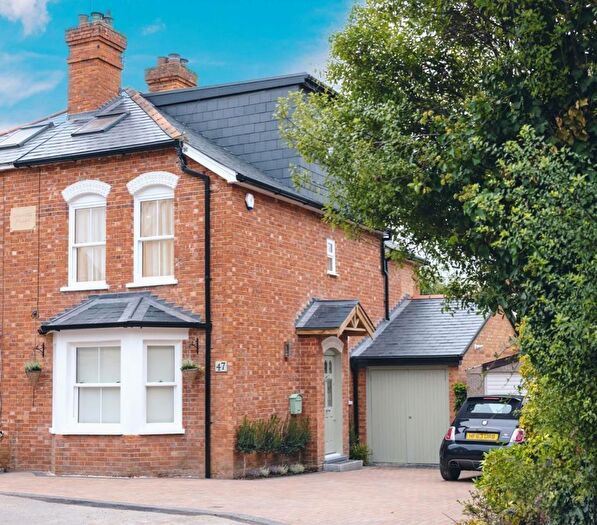 3 Bedroom House For Sale In Halfpenny Lane, Sunningdale, SL5