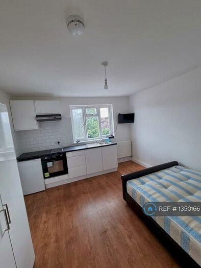 Studio To Rent In Northolt Road, Harrow, HA2