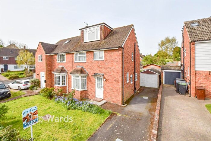 4 Bedroom Semi Detached House For Sale In Chestnut Walk, Larkfield, Kent, ME20