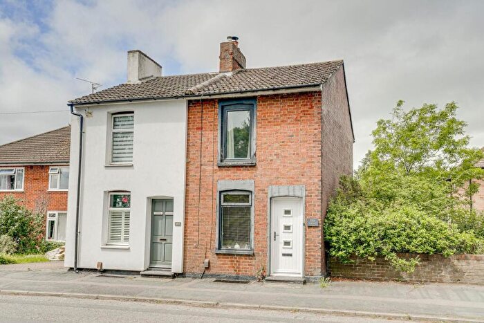 2 Bedroom Semi-Detached House For Sale In Vandyke Road, Leighton Buzzard, LU7