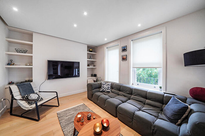 3 Bedroom Flat To Rent In Abbey Court, St John's Wood, NW8