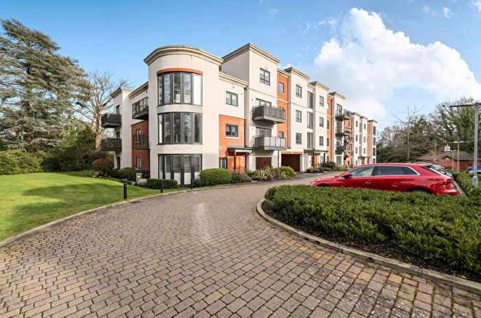 2 Bedroom Apartment For Sale In London Road, Binfield, Bracknell, RG42