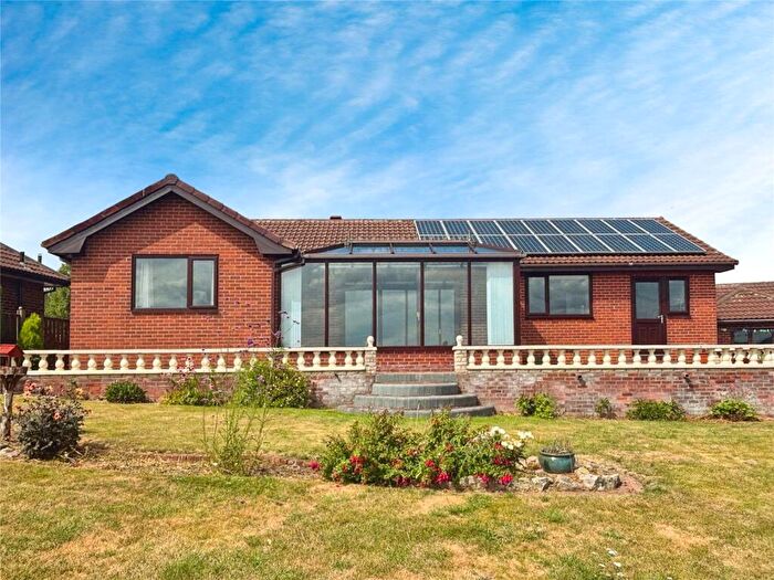 3 Bedroom Bungalow For Sale In St. Peters Drive, Conisbrough, Doncaster, South Yorkshire, DN12