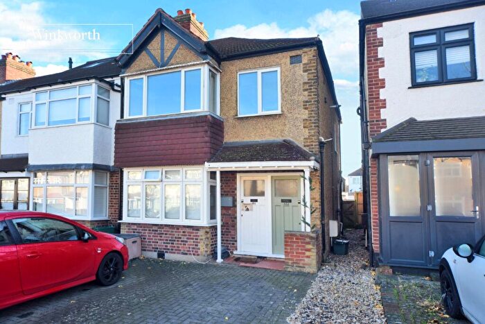 1 Bedroom Maisonette For Sale In Matlock Crescent, Cheam, Sutton, SM3