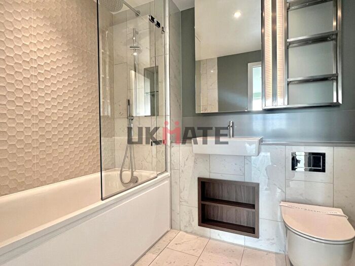 2 Bedroom Flat To Rent In Cairncross House, Townsend Road, SE3