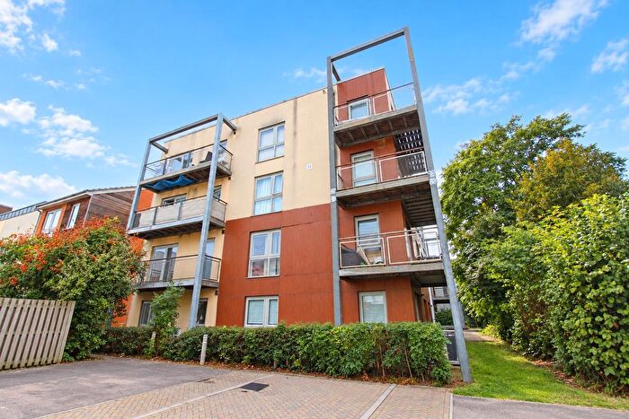 1 Bedroom Flat For Sale In Hyde Grove, Dartford, DA1