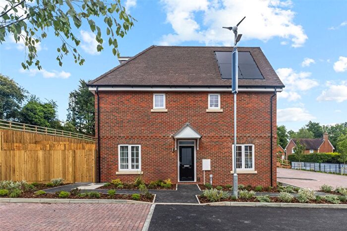 3 Bedroom Semi Detached House For Sale In Tillingbourne Gardens, Gomshall, Guildford, Surrey, GU5