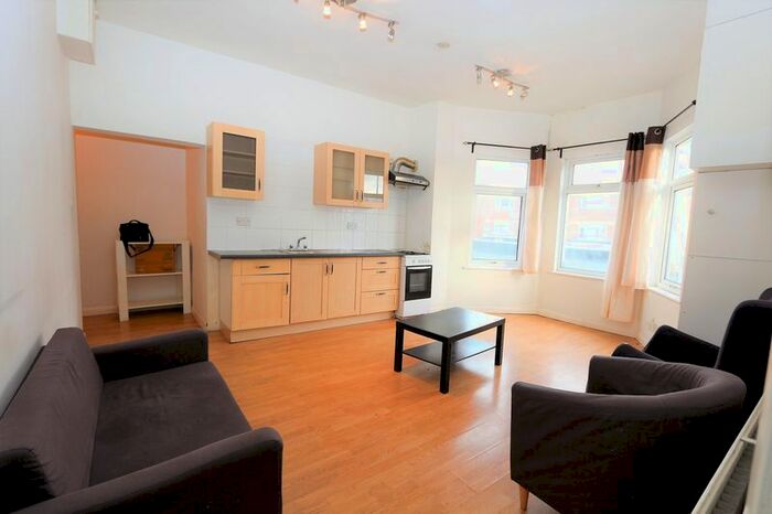 1 Bedroom Flat To Rent In Cranbrook Road, Ilford, IG1