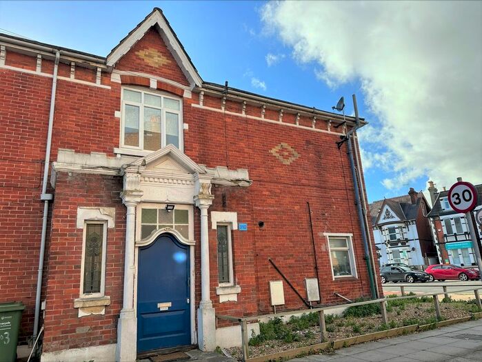 1 Bedroom Flat To Rent In London Road, North End, Portsmouth, PO2