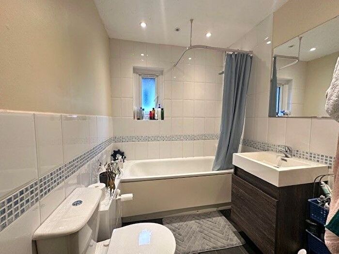 4 Bedroom Property To Rent In Newcombe Road, Southampton, SO15