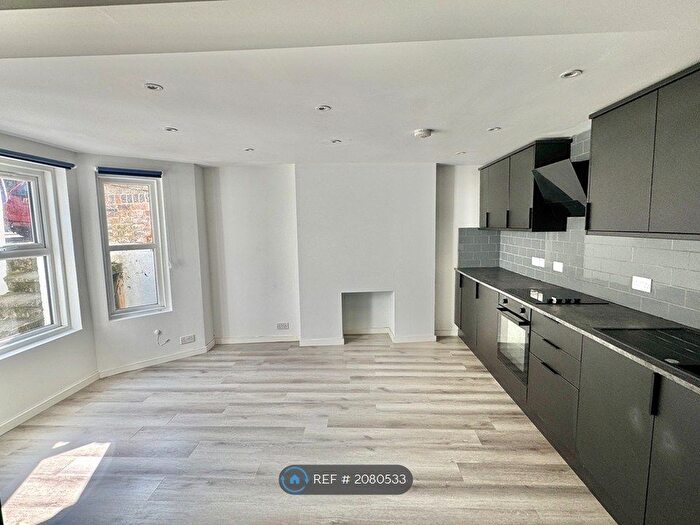 2 Bedroom Flat To Rent In Bradstone Avenue, Folkestone, CT19