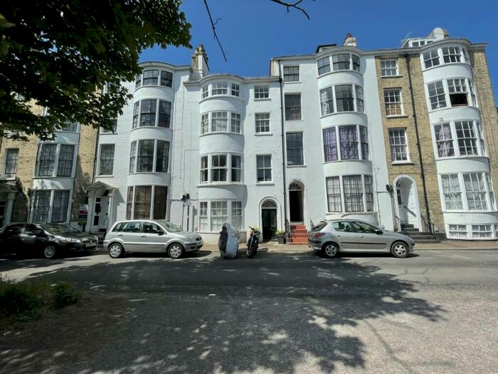 1 Bedroom Flat To Rent In Bedford Row, Worthing, West Sussex, BN11