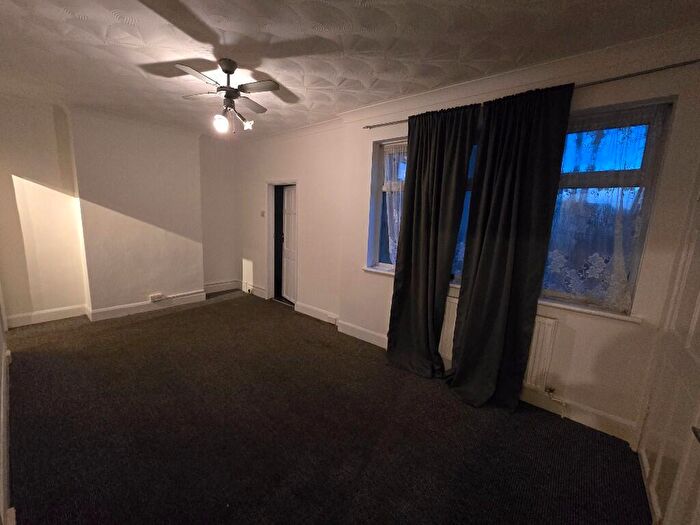 2 Bedroom Flat To Rent In Albert Road, London, SE25