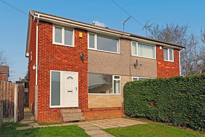 3 Bedroom Semi Detached House To Rent In Topcliffe Court, Morley, LS27