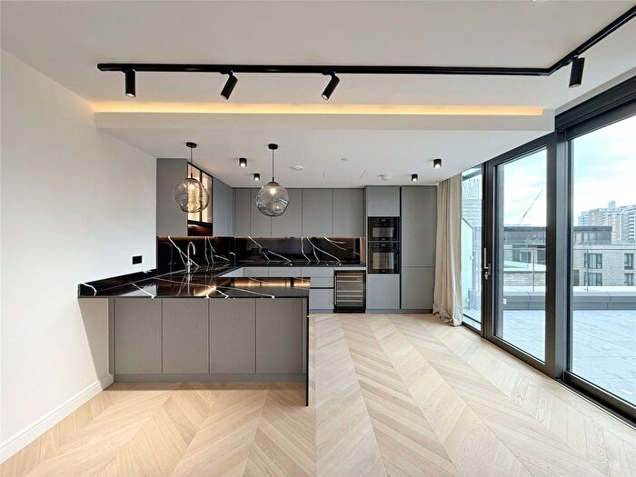 3 Bedroom Flat To Rent In Siena House, Bolinder Place, London, EC1V